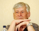«Ոտքի, Պերճ Զեյթունցյանն է գալիս…ապագայից»