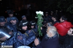 Ծաղիկ ես դնում, որ ի՞նչ