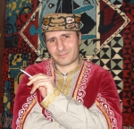 Արմեն ՀԱԿՈԲՅԱՆ. Դուսյան, Կուզյան ու Մատրոսկինը