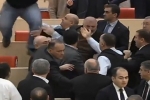 Ծեծկռտուք Վրաստանի խորհրդարանում 