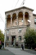 Երեք Բալայանը շատ էր