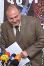 «Պատուհանդ բաց արա, շարմաղ մարմինդ տեսնեմ»