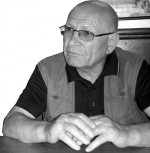 Նա անցյալի մեջ ներկան էր պեղում
