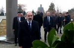Նիկոլ Փաշինյանը բարձրաստիճան պաշտոնյաների ուղեկցությամբ այցելել է Եռաբլուր
