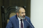 Համացանցում արձագանքում են Հրայր Թովմասյանի նվիրած գրիչի մասին վարչապետի գրառմանը