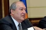 Նախագահը շարունակում է խորհրդակցություններն ու հեռախոսազրույցները 