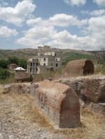 Համեստ պապերի անհամեստ հետնորդները