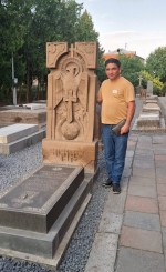 Սարդարապատի հաղթանակը կերտող արցախցի Դանիել Բեկ-Փիրումյանի մարմինը հանգչում է Էջմիածնի Սուրբ Գայանե եկեղեցու բակում