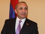 Հովիկ Աբրահամյանը սովորեցնում է պարել
