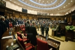Քաղաքական խեղկատակության եղկելի թատերաբեմ