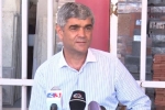 Պետք է անհապաղ վայր դնեն զենքը, որից հետ նախագահ Սարգսյանը կհրավիրի Սեֆիլյանին. Վիտալի Բալասանյանի հայտարարությունը
