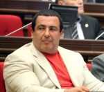 ԱԺ-ում թեժ է