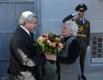 Նախագահն այցելել է արցախյան ազատամարտի հերոս Դուշման Վարդանի տուն-թանգարան