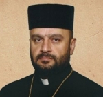 Թույլ մի՛ տվեք, որ լես­բի­նե­րի, գե­յե­րի, տրանս­գեն­դեր­նե­րի, պղ­ծա­սեր­նե­րի բա­նակ­նե­րը ձեր իսկ քվե­նե­րով իշ­խեն ձեր վրայ
