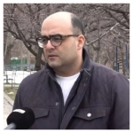 Ամենավտանգավորն այն պատրանքն է, թե հնարավոր է միաժամանակ գտնվել մի քանի անհամատեղելի համակարգերի մեջ և դրա համար գին չվճարել