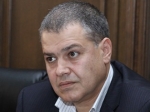 Ճայ զարկի՞, թե՞ հանձնաժողով ղեկավարի