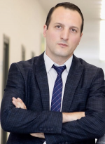 Սահմանին կրակ, Աժ-ում՝ «բոց» ու ծաղրուծանակ