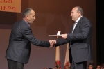 ՀՀ պետական կառույցները պարգևատրել են ապրիլյան պատերազմի մասնակից հերոսների ուսուցիչներին