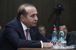 Հովիկ Աբրահամյանը սկսում է հրաժարվել 