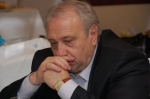 «Եղունգ են նայում»