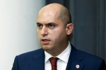 Նորից Արմեն Աշոտյանը՝ հիմա Հովիկ Աբրահամյանին