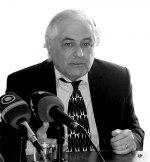 «Եթե մի անգլիացու ասում ես` Չարենցը ազգային հեղափոխական մեծ բանաստեղծ է, նրան  հետաքրքիր չէ, ինքը Բայրոն ունի»