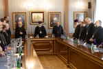 Մայր Աթոռի միաբանությունն ու պաշտոնեությունը շնորհավորեցին Ամենայն Հայոց Հայրապետին ծննդյան 75-ամյակի առիթով