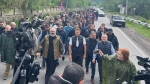 Հիմա նա է գալիս մեզ մոտ՝ խնդրանքով ու աղերսով