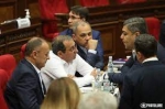 «Մնա՞լ, թե՞ չմնալ»