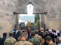 Սեփական խաչը վերցնելը նշանակում է ուրանալ սեփական մեղավոր կամքը
