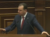 Վիգեն Սարգսյան «Բանակի հաշվին հարստացածները պետք է պատժվեն» (տեսանյութը՝ «Ազատություն» ռադիոկայանի)