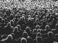 Պարզունակ միջոցներով հեշտ կառավարելի և մանիպուլյացիաների ենթակա հասարակություն