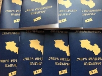  «Հպարտ քաղաքացու անձնագրից» մինչև կրծքազարդ
