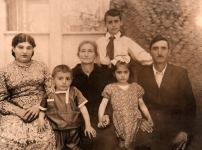 Իմ սևազգեստ տատիկը