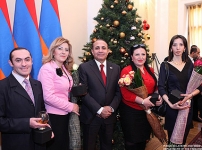 Հովիկ Աբրահամյանը պարգևատրեց լրագրողներին (տեսանյութը՝ «Panorama.am»-ի)