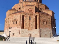 Ցանկացած արտաքին միջամտություն կանոնական առումով համարվում է բռնազավթում