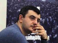 Ո՞վ է կամ ի՞նչ է Նիկոլն առանց եժովաբերիականների. ոչի՛նչ, մի կամազուրկ և վախեցած ազգակործան ծաղրածու