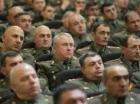 Խոսք բանակում մնացած սպաներին