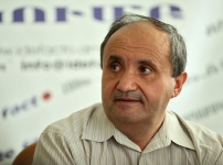 Նստացույցի երրորդ գիշերը՝ մթության պայմաններում (տեսանյութը՝ «Ազատություն» ռադիոկայանի)