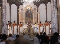 Սուրբ Պատարագին Ամենայն Հայոց Կաթողիկոսի և թեմակալ առաջնորդի անունների զեղչման հակականոնականության մասին