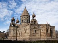 Աննախադեպ ոտնձգություն համայն հայության հոգևոր կենտրոնի, եկեղեցականների և հավատավոր ժողովրդի նկատմամբ