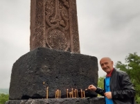 Նրա բերանով դուրս հորդեց նիկոլիզմի ողջ գարշանքը