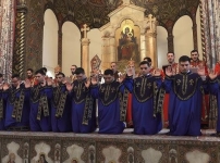 ՈՒղերձ Մայր Եկեղեցու սարկավագներին, կիսասարկավագներին, դպիրներին