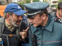 Վալերի Օսիպյանը՝ ՀՀ ոստիկանապետ, Արթուր Վանեցյանը՝ ԱԱԾ տնօրեն (տեսանյութը՝ «Ազատություն» ռադիոկայանի)