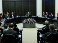 Այս խմբի իշխանավարումն ինքնին մեծ ու աղետային վրաերթ է