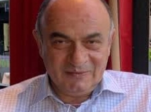 Նիկոլն իր ոտքին է կրակում