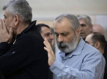 Պատրաստ է իրեն նվաստացնողին շնորհակալություն հայտնել ու սիրաշահել` միայն թե մնա իշխանության