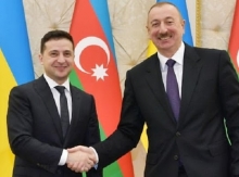 ՈՒս ուսի՝ ընդդեմ ռուսի