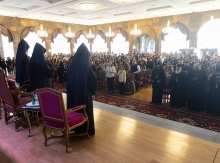Ամենայն Հայոց Կաթողիկոսն իր օրհնությունը բաշխեց ուխտավոր եկեղեցասեր երիտասարդներին