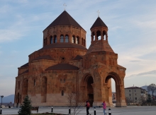Փաշինյան-Ալիև քաղաքական դուետը գործնականում ցուցաբերում է սիմետրիկ վարքագիծ, հատկապես՝ եկեղեցու նկատմամբ 